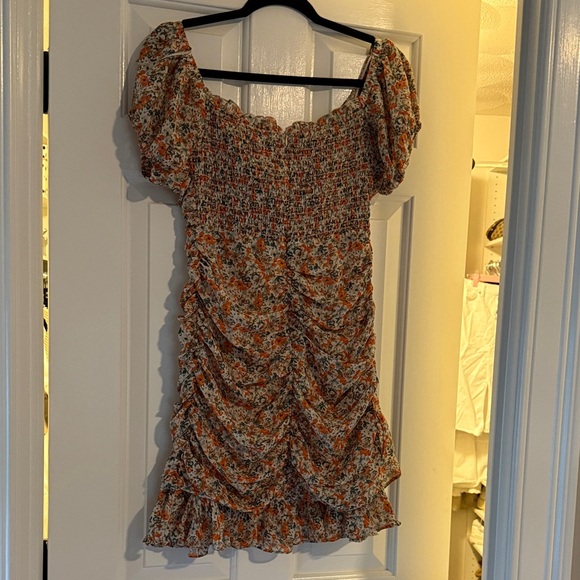 ASTR Ruched Mini Dress - Picture 4 of 6